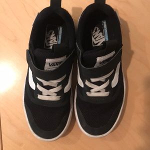 Boys Elastic lace and Velcro strap Vans Sneakers